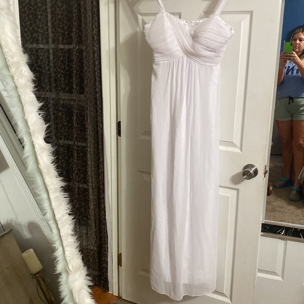 White dress 👗